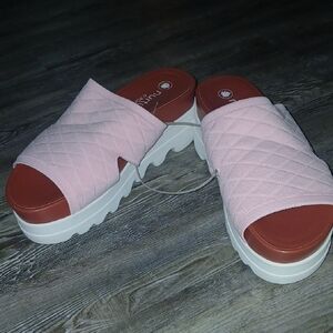Nurture Women's Roam Pink Platform Sandals  Sz 9 NWOT